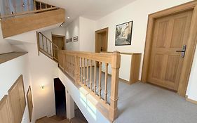 Hotel At The Golden Scissors